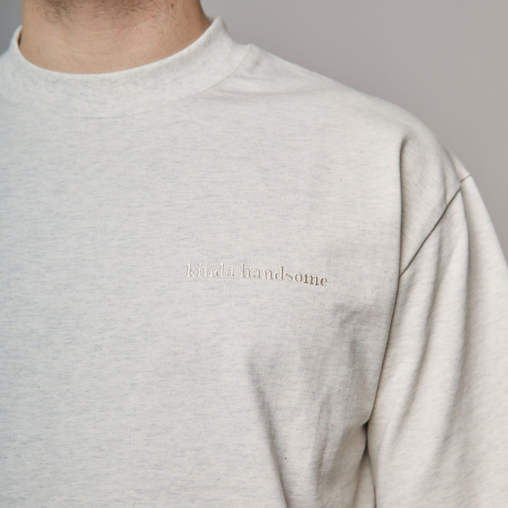 close up of heavyweight shirt logo